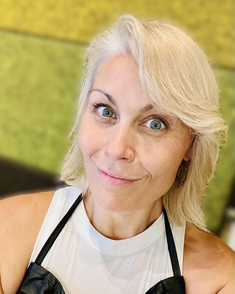 Annie Girard, Coiffeuse